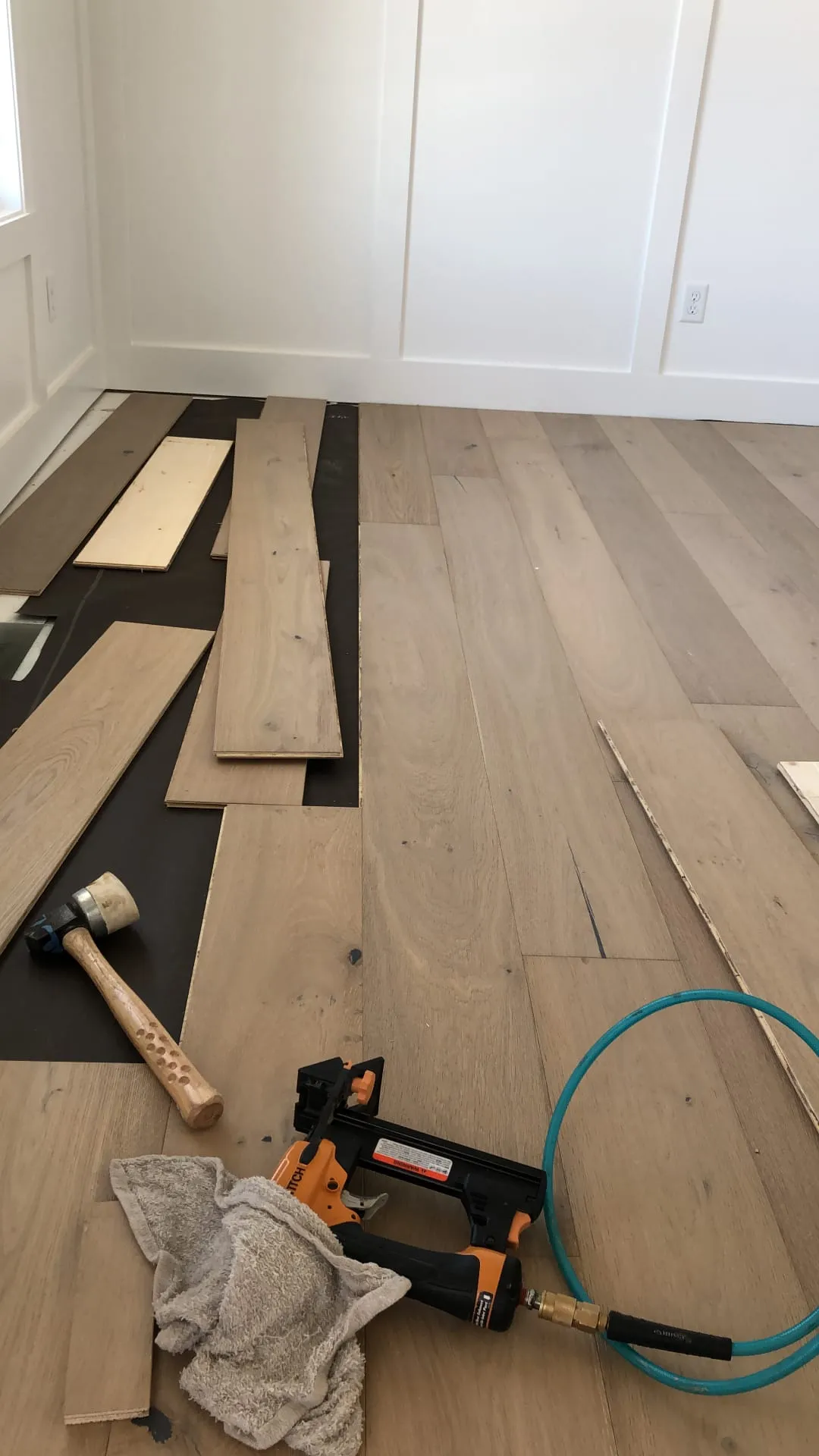 KC Hardwood LLC Logo